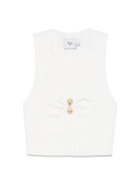 Aje. Focal top