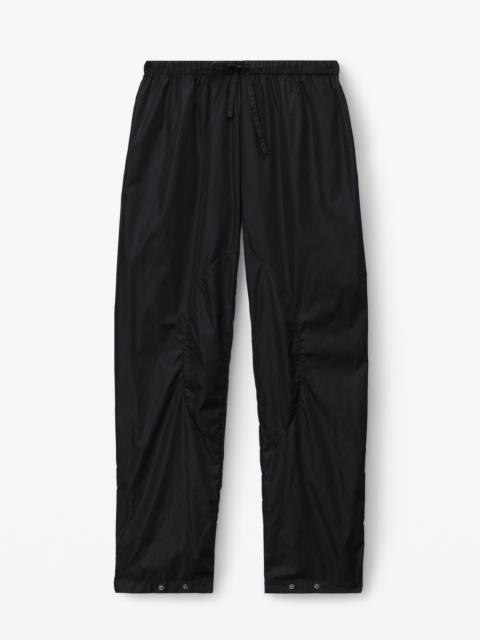 articulated track pant in crisp nylon