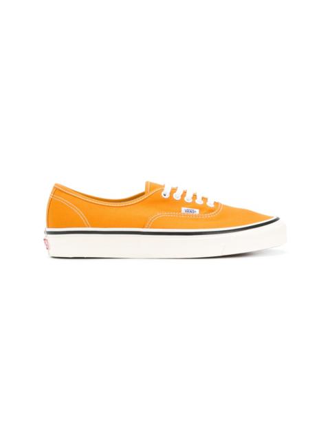 Vans classic lace-up sneakers