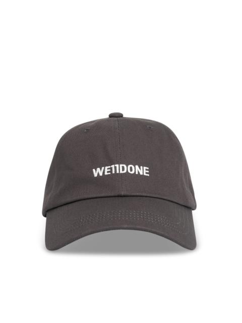 We11done Basic Small Logo Cap in Charcoal