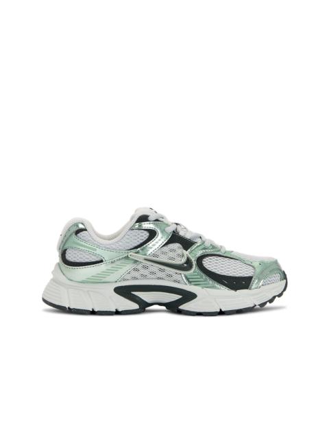 Nike V5 RNR Reflective Accent Sneaker