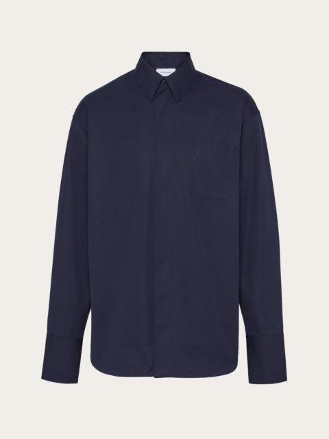 Sports shirt with applied pockets