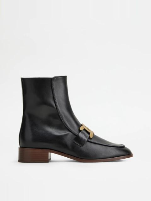 Tod's ANKLE BOOTS IN LEATHER - BLACK