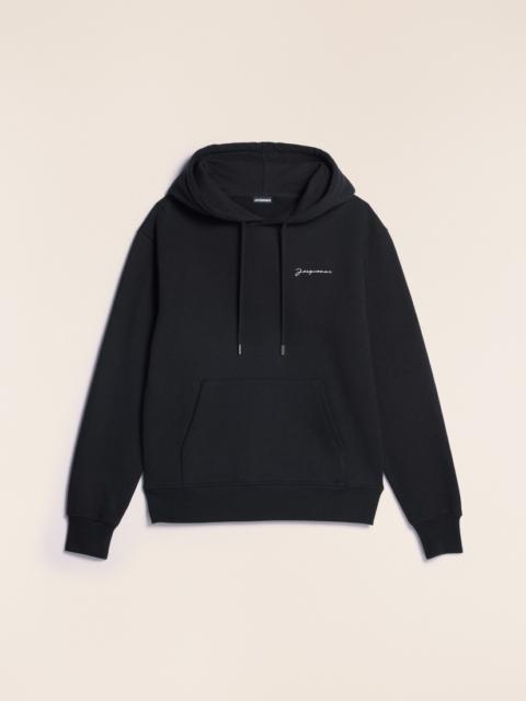 Le sweatshirt brodé