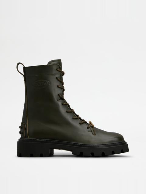 Tod's COMBAT BOOTS IN LEATHER - GREEN