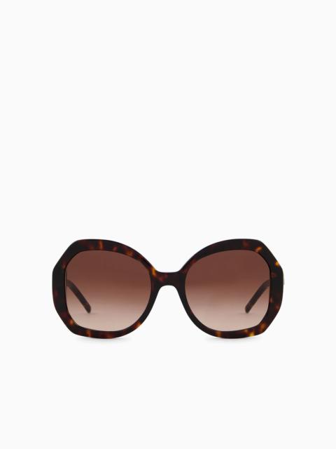 Women’s oversized sunglasses