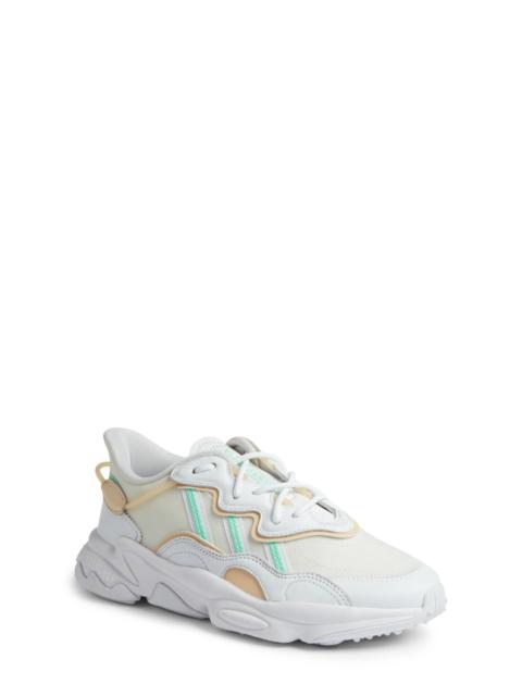 Ozweego Sneaker in White/Mint/Sand Strata