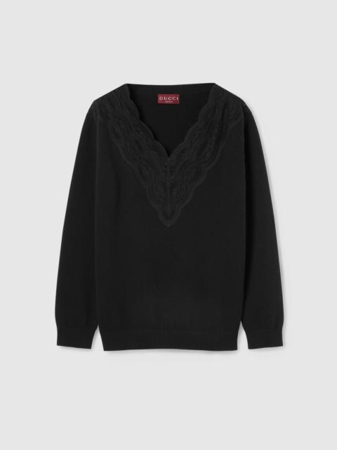 Wool and cashmere sweater with lace