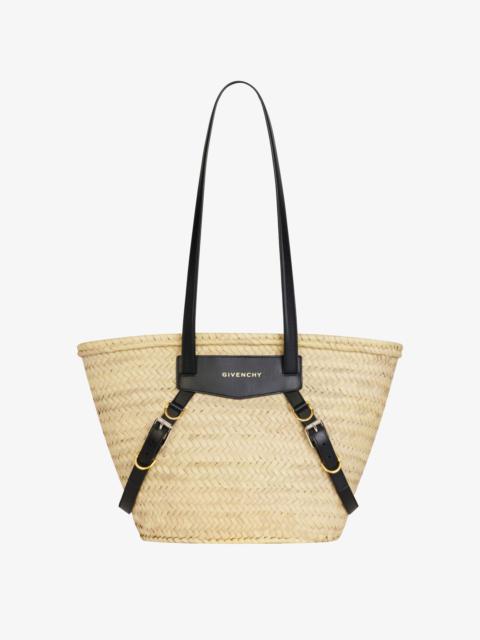 MEDIUM VOYOU BASKET BAG IN RAFFIA