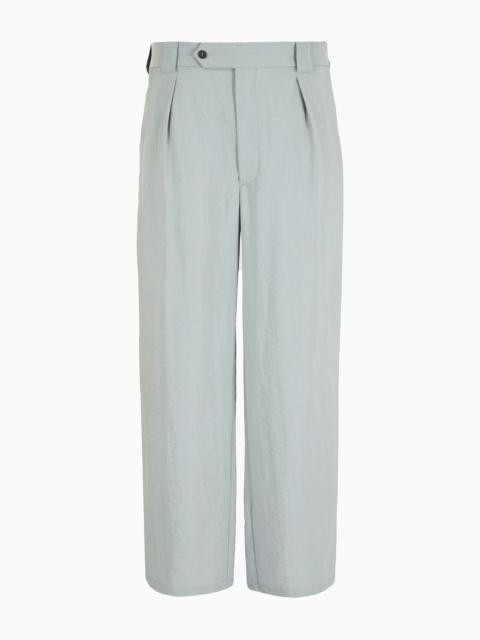 One-dart trousers in a silk-blend twill