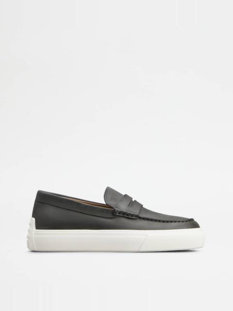 LOAFERS IN LEATHER - GREY