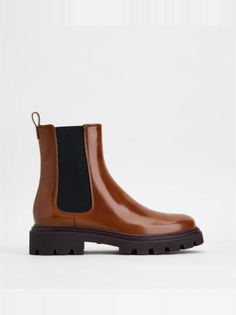 Tod's ANKLE BOOTS IN LEATHER - BROWN