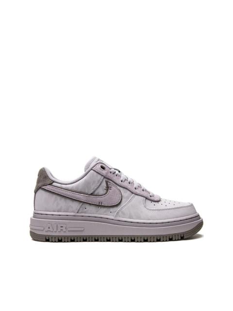 Nike 에어 포스 1 Luxe "Providence Purple"스니커