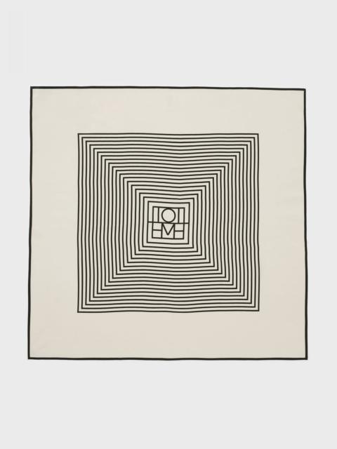 TOTEME Centered monogram silk scarf crème
