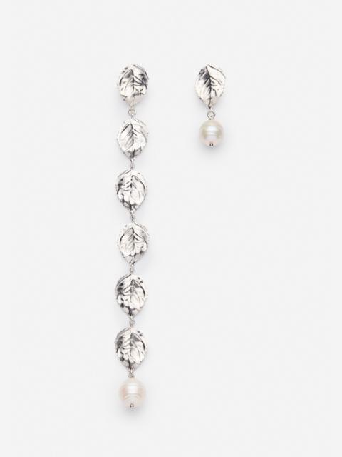 MAGDA BUTRYM Leaf and pearl asymmetric earrings in silver