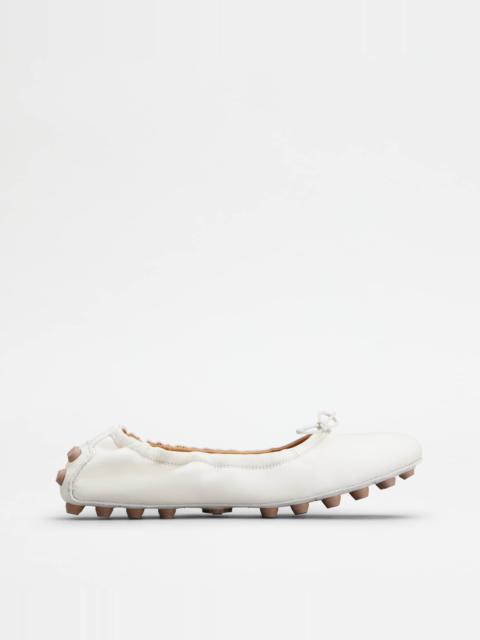 Tod's BUBBLE BALLERINAS IN LEATHER - WHITE, BROWN