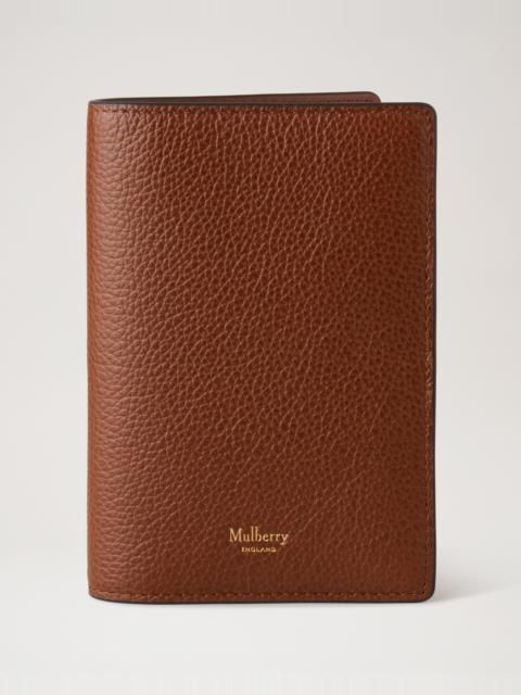 Passport Cover
Oak Two-Tone Small Classic Grain