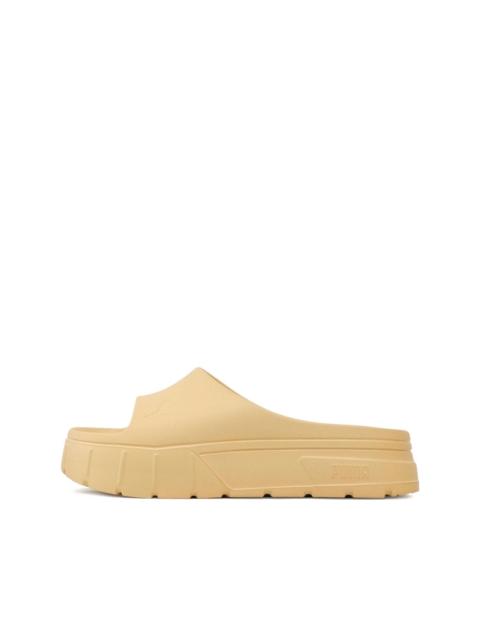 PUMA Mayze Stack Injex "Light Straw" slides