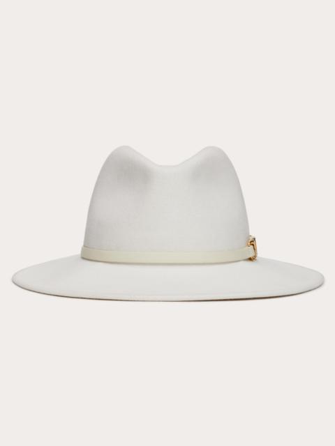 VALENTINO GARAVANI VLOGO CHAIN FEDORA HAT