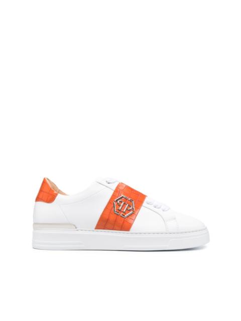 logo-plaque leather low-top sneakers