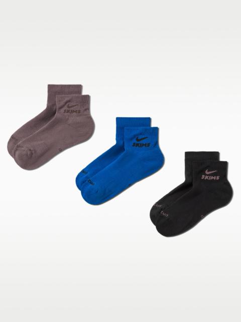 Nike NikeSKIMS Dri-FIT Quarter Sock (3 Pairs)
