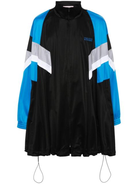 logo-embroidered colourblock coat