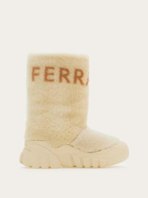 Shearling ski boot