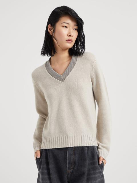 Cashmere sweater with precious ribbed neckline