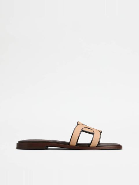 Tod's SANDALS IN LEATHER - PINK