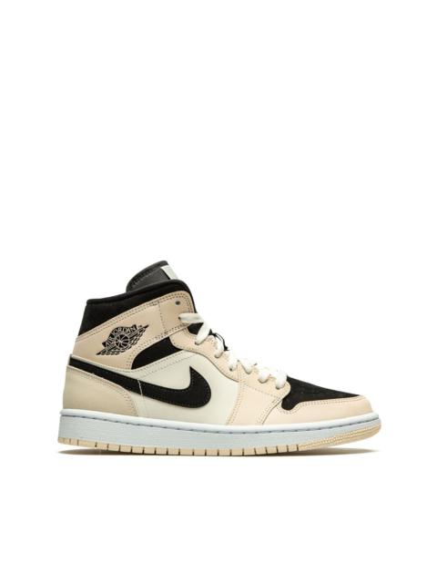 Wmns Air Jordan 1 Mid sneakers