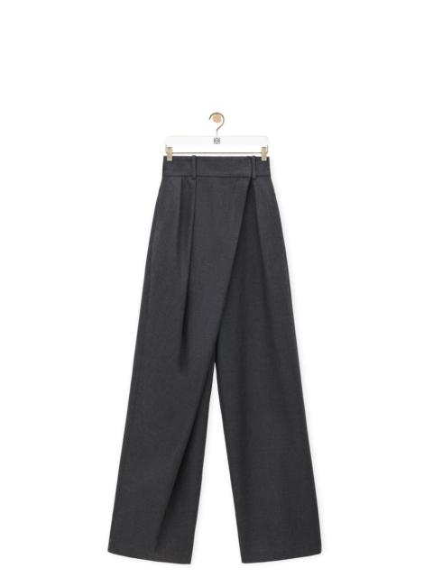 Wrap trousers in wool