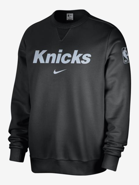 Nike New York Knicks Standard Issue Men's Nike Dri-FIT NBA Crew-Neck Sweatshirt