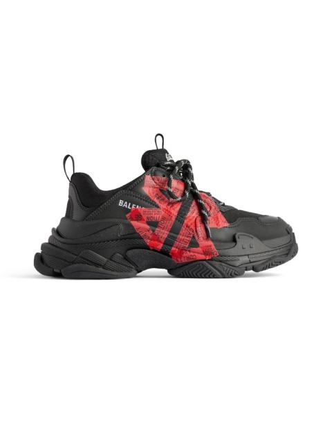 Men's Triple S Sneaker in Black/red