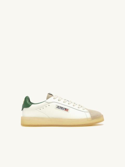 AUTRY DALLAS LOW SNEAKERS IN MARSHMALLOW, COMFREY AND SAND LEATHER AND SUEDE