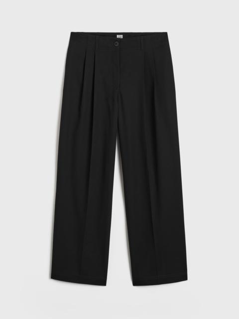 Relaxed chino trousers black