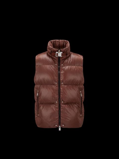 Islote Down Vest