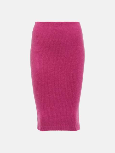 Compact knit pencil skirt
