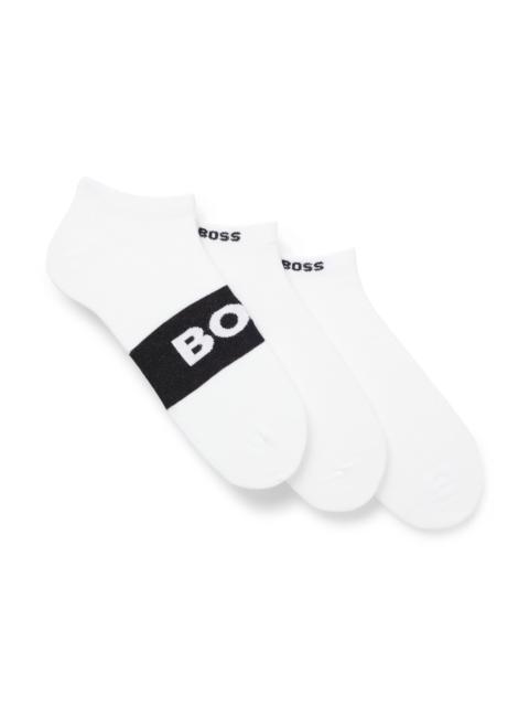 BOSS THREE-PACK OF COTTON-BLEND SOCKS IN AN ANKLE LENGTH