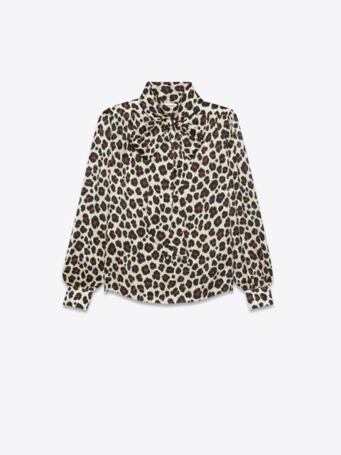 lavallière-neck blouse in leopard-print silk muslin