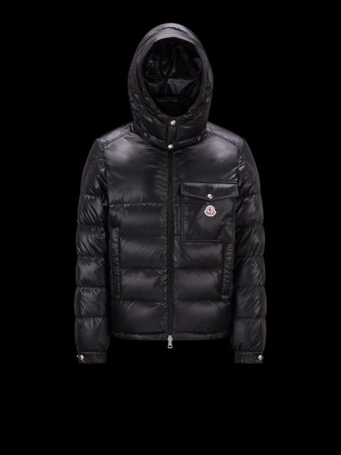 Moncler Wollaston Short Down Jacket