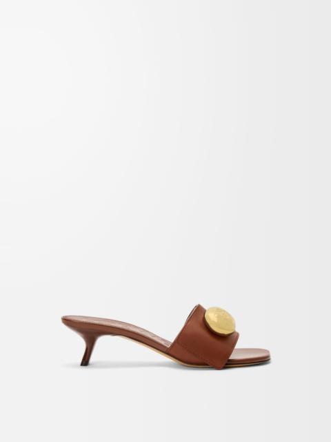 Loewe Pebble slide in soft calfskin