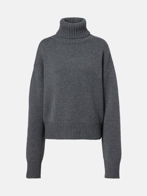 extreme cashmere N°434 Crop Xtra turtleneck sweater