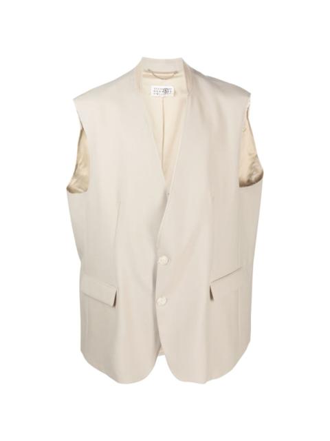 V-neck button-fastening waistcoat