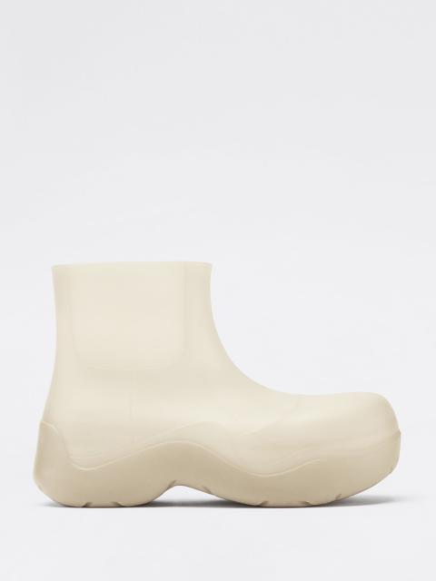 Bottega Veneta puddle