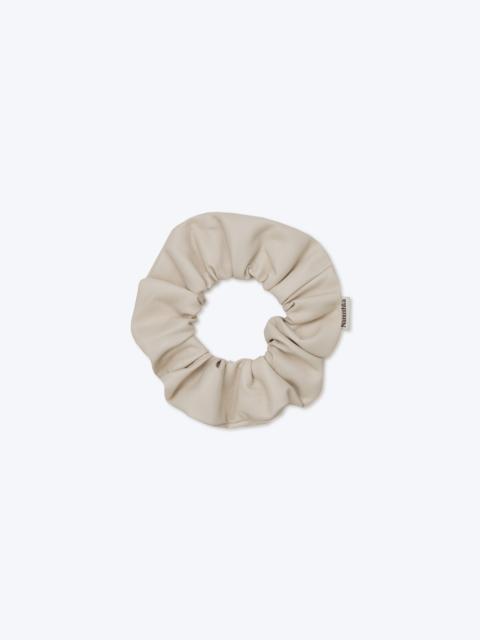 Nanushka LOU - Vegan leather scrunchie - Off white