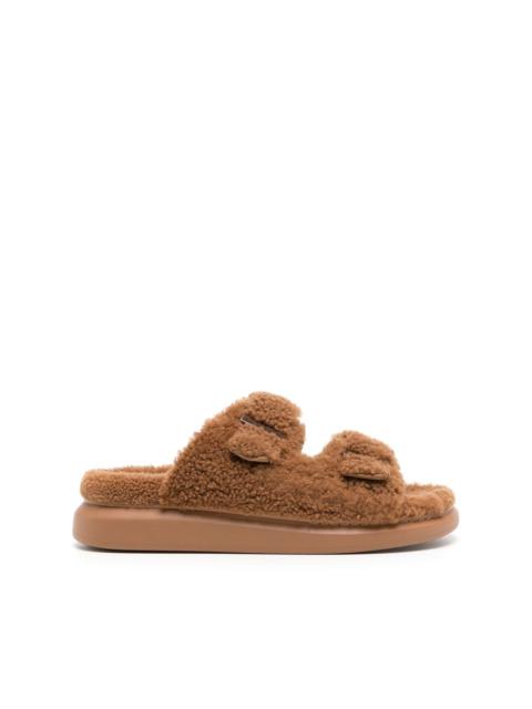 fleece-texture buckle-fastening sandals