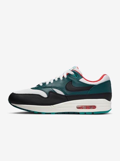 Nike Farfetch 영어 에어 맥스 1 "LeBron James x Liverpool"스니커