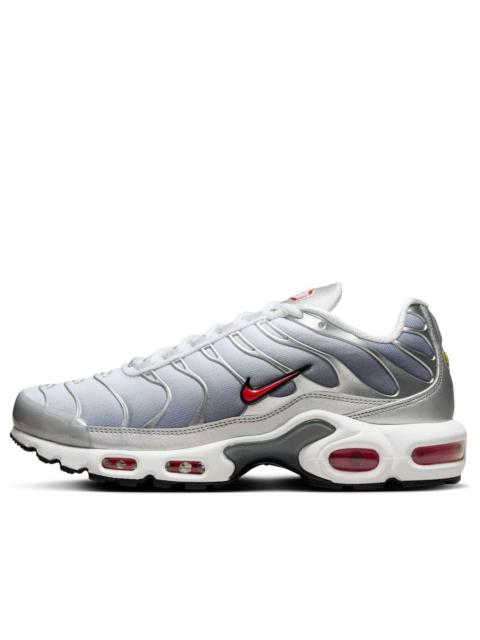 (WMNS) Nike Air Max Plus 'Metallic Silver University Red' HM9654-001