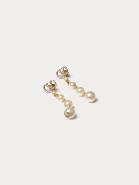 VLOGO SIGNATURE EARRINGS IN METAL, SWAROVSKI®  CRYSTALS AND PEARLS