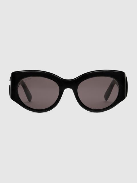 GUCCI Oval frame sunglasses